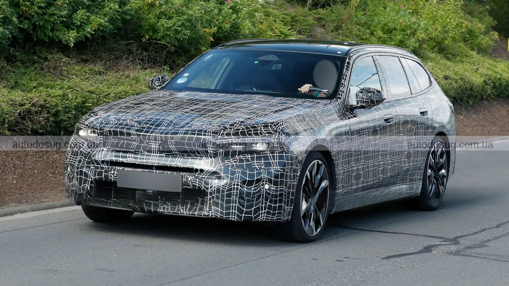 BMW готує новий стиль для 5-Series Touring