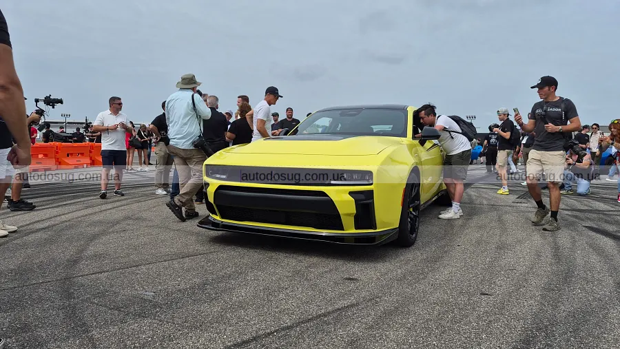 Dodge повернув Charger Super Bee з 600 к.с.