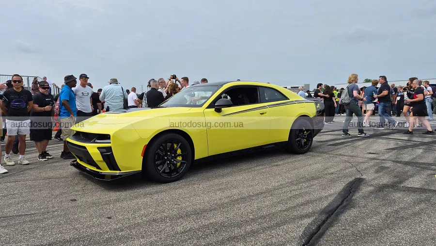 Dodge повернув Charger Super Bee з 600 к.с.