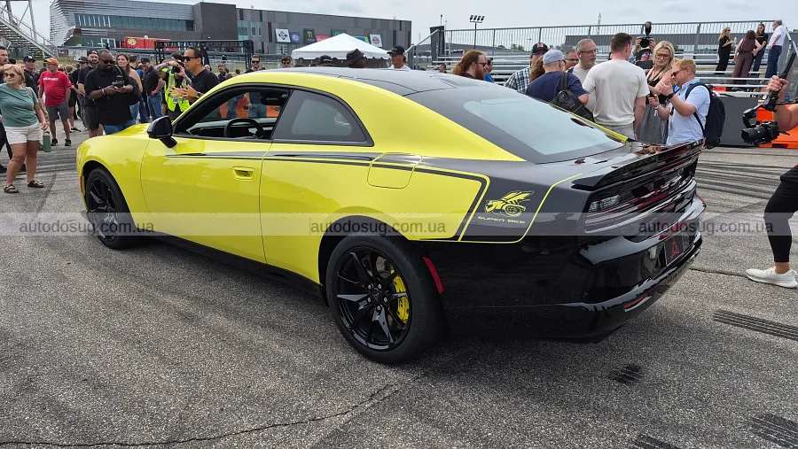 Dodge повернув Charger Super Bee з 600 к.с.