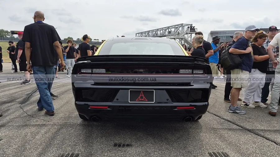 Dodge повернув Charger Super Bee з 600 к.с.