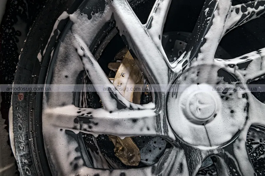 Дизайнер Tesla вирішив не чіпати свій Model S