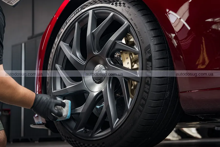 Дизайнер Tesla вирішив не чіпати свій Model S