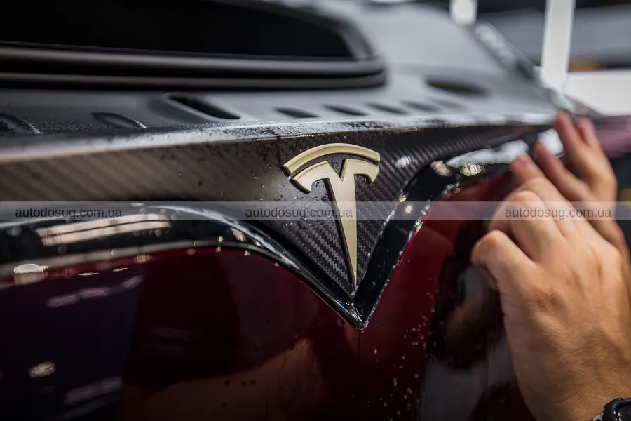 Дизайнер Tesla вирішив не чіпати свій Model S