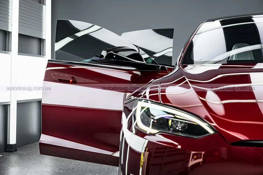 Дизайнер Tesla вирішив не чіпати свій Model S