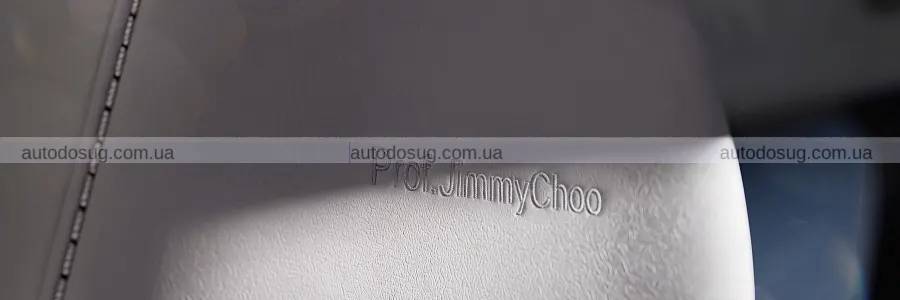 Електроседан IM L6 отримав модну версію від Jimmy Choo