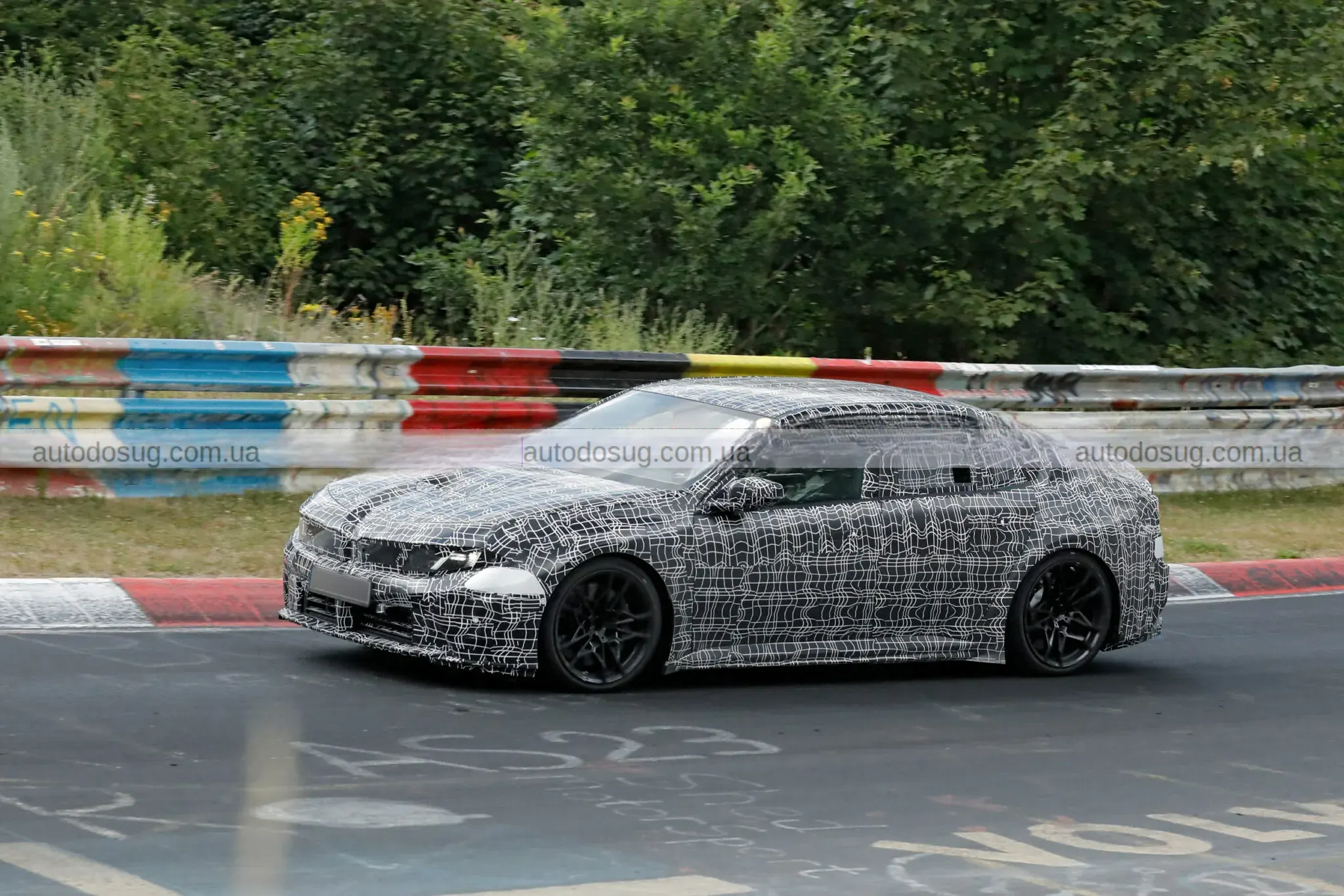 Електричний BMW M3 показався на Нюрбургрингу