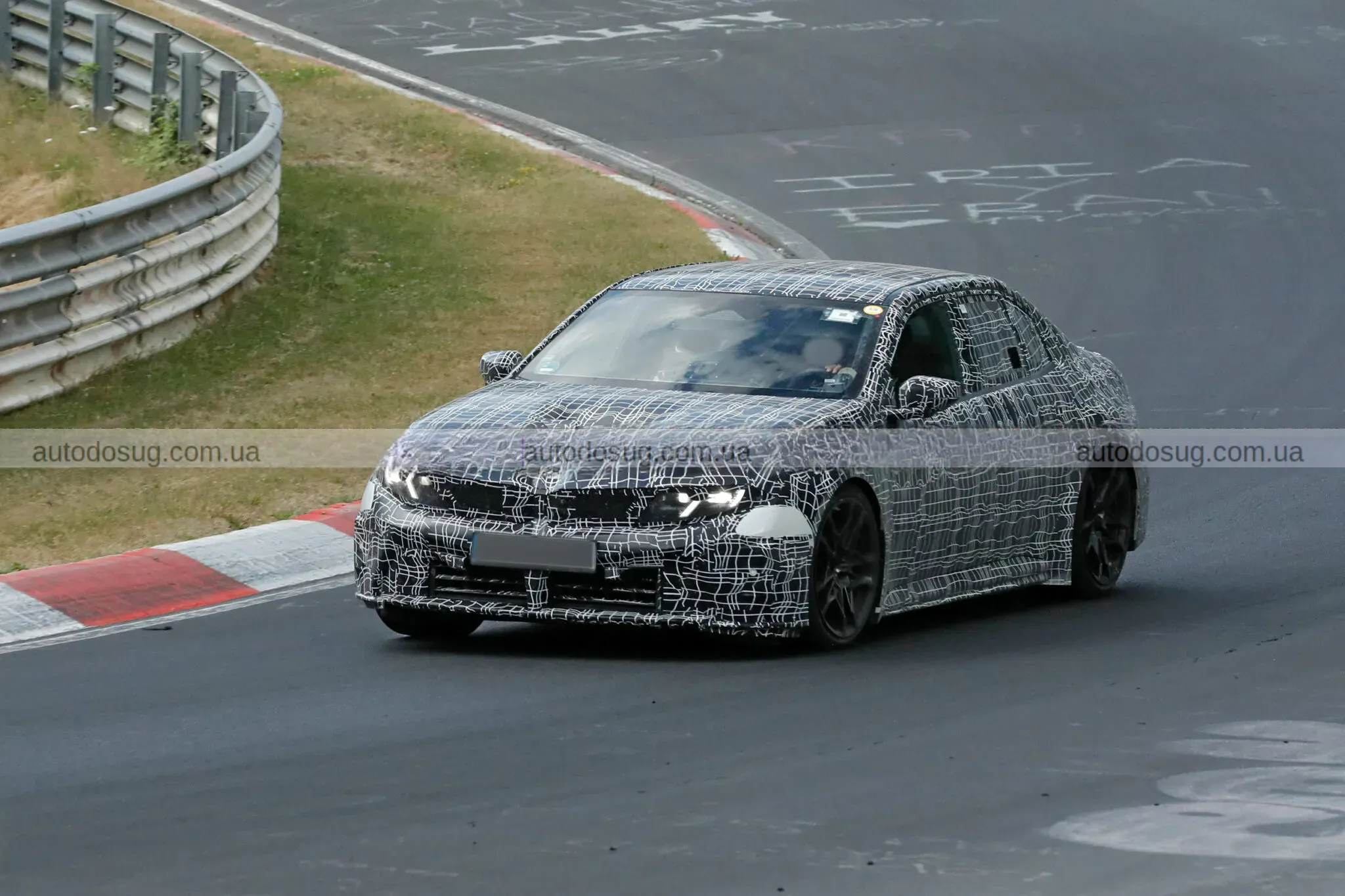 Електричний BMW M3 показався на Нюрбургрингу
