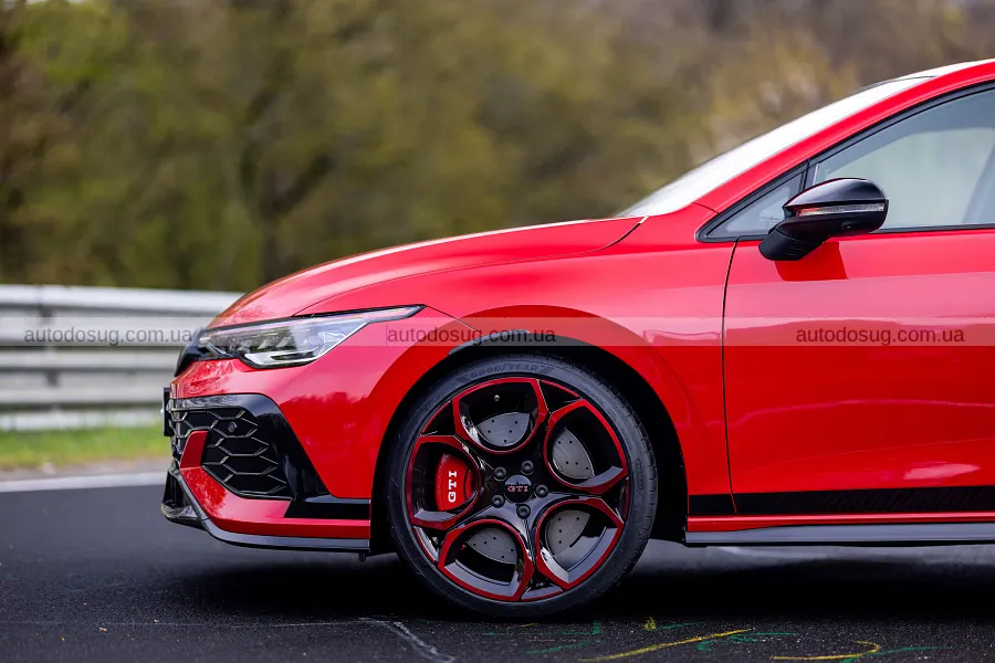 Ювілейний GTI випередив Type R у розгоні