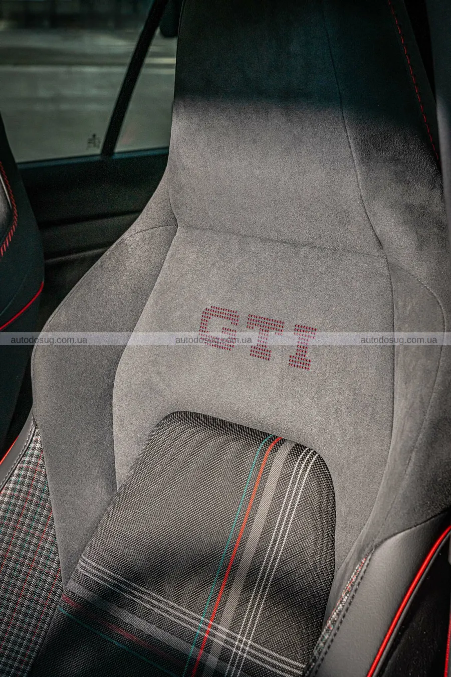 Ювілейний GTI випередив Type R у розгоні