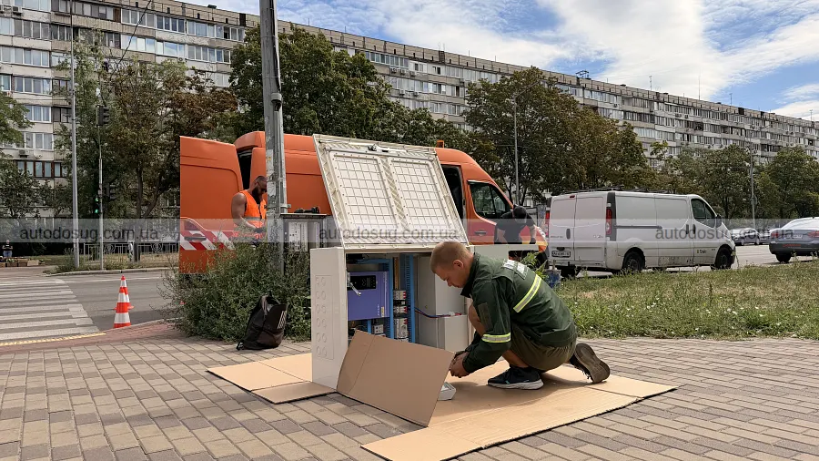 Київ підключає світлофори до резервного живлення
