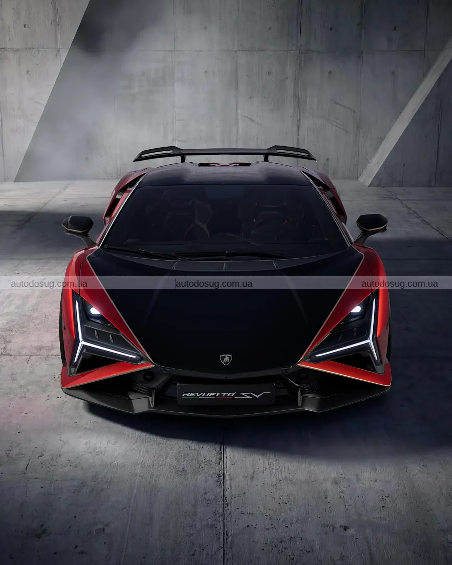 Lamborghini не поспішає повертати механіку