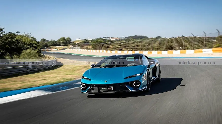 Lamborghini не поспішає повертати механіку