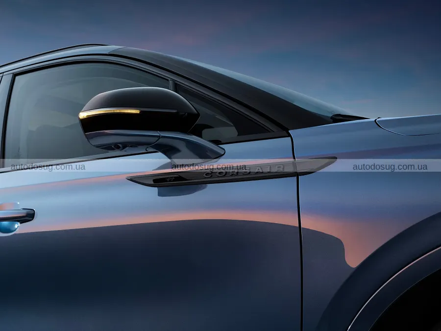 Lincoln Corsair Hybrid оновили, але ціна злетіла