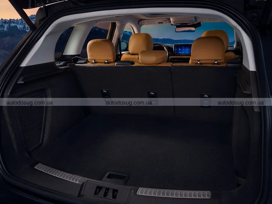 Lincoln Corsair Hybrid оновили, але ціна злетіла