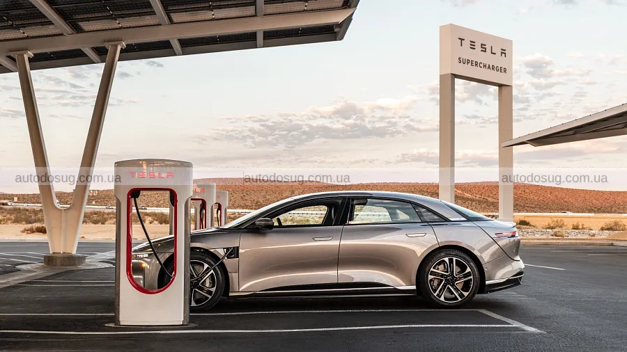 Lucid Air відкликають через ризик диму і займання
