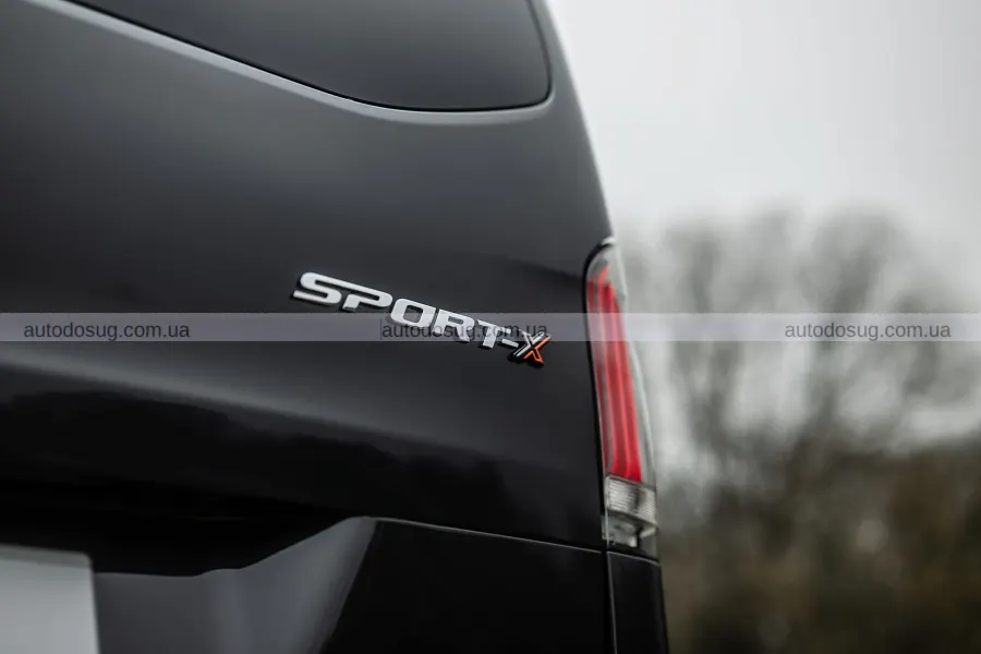 Mercedes зробив Vito схожим на AMG-фургон