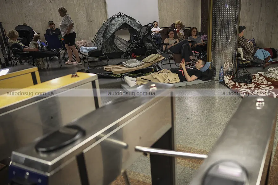 Нічна атака зібрала в метро Києва понад 38 тисяч