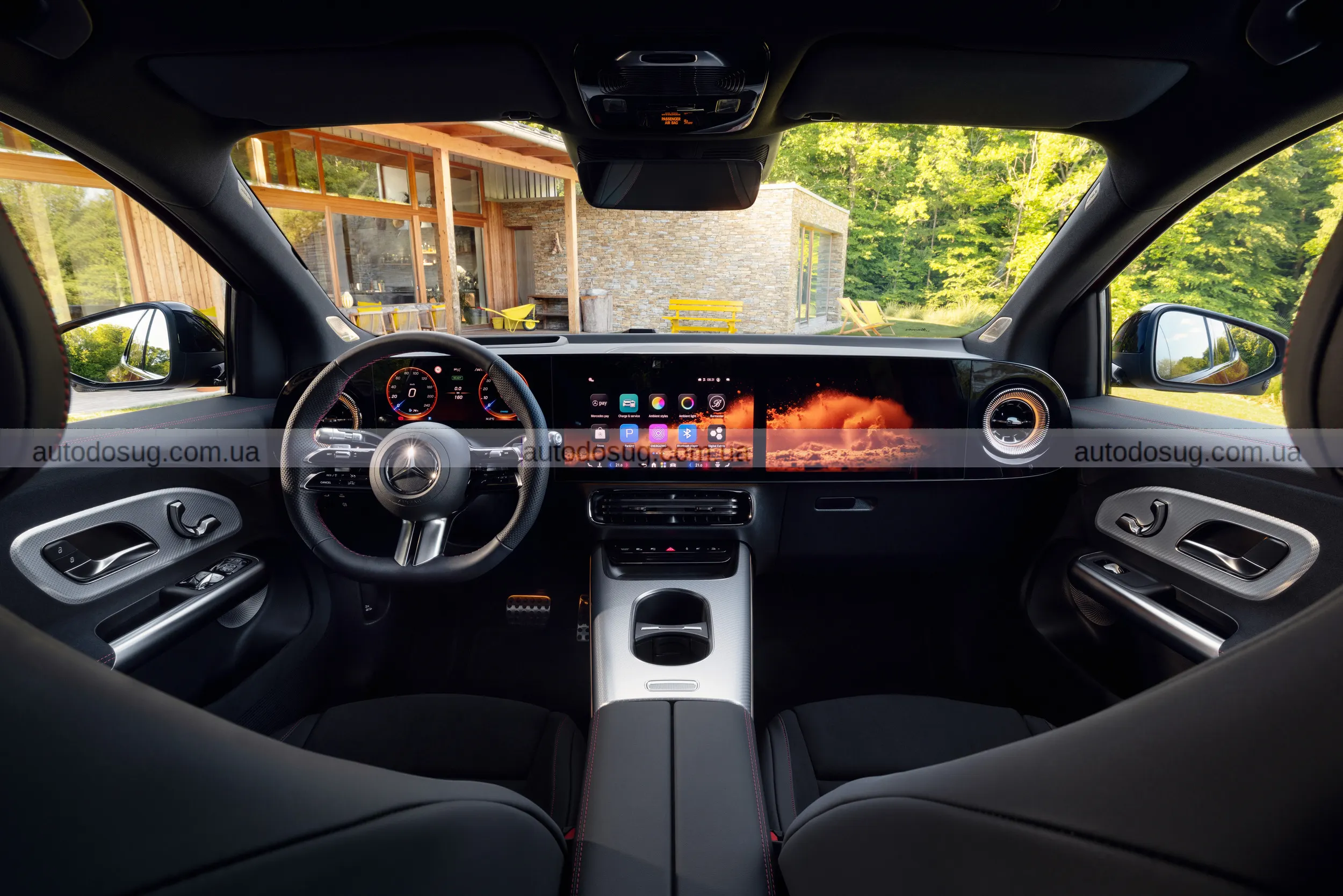 Новий Mercedes GLA підріс і отримав електроверсії