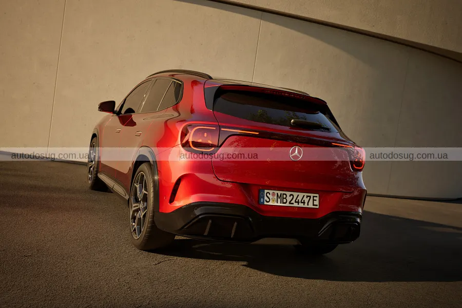 Новий Mercedes GLA підріс і отримав електроверсії