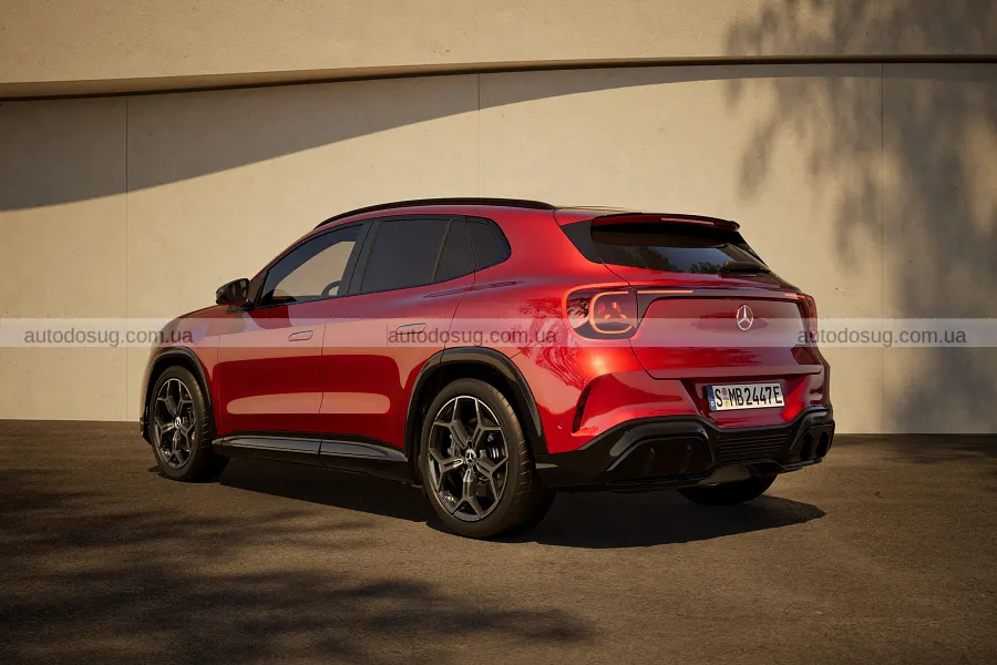 Новий Mercedes GLA підріс і отримав електроверсії