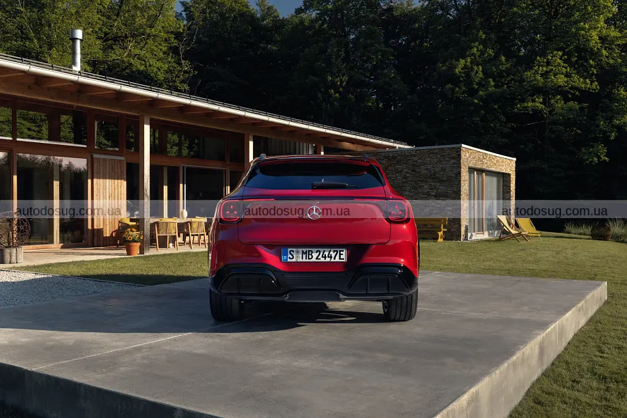 Новий Mercedes GLA підріс і отримав електроверсії