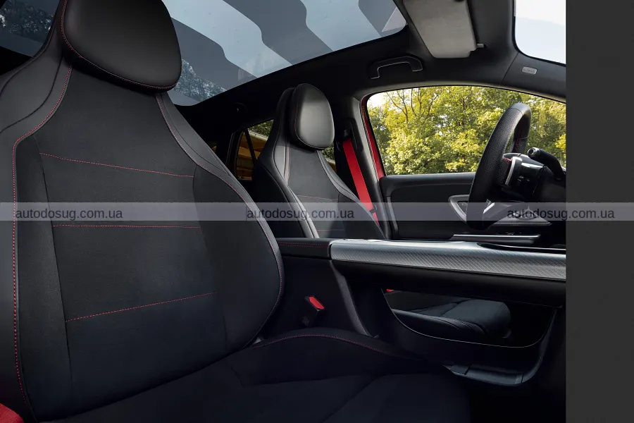 Новий Mercedes GLA підріс і отримав електроверсії