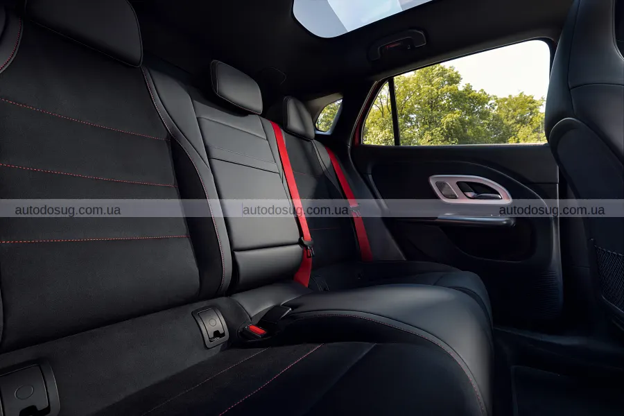 Новий Mercedes GLA підріс і отримав електроверсії
