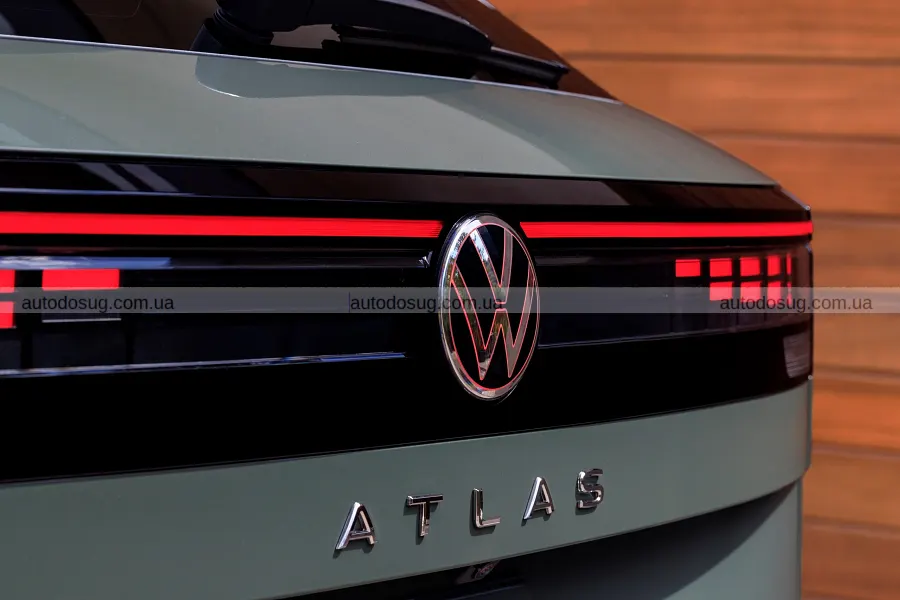 Новий VW Atlas Cross Sport лишився без важеля КПП