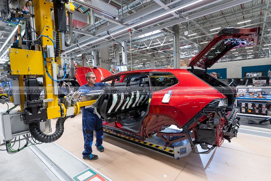 Попит на BMW iX3 стрімко підштовхнув виробництво