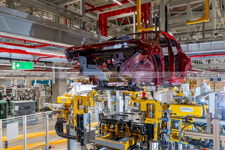 Попит на BMW iX3 стрімко підштовхнув виробництво