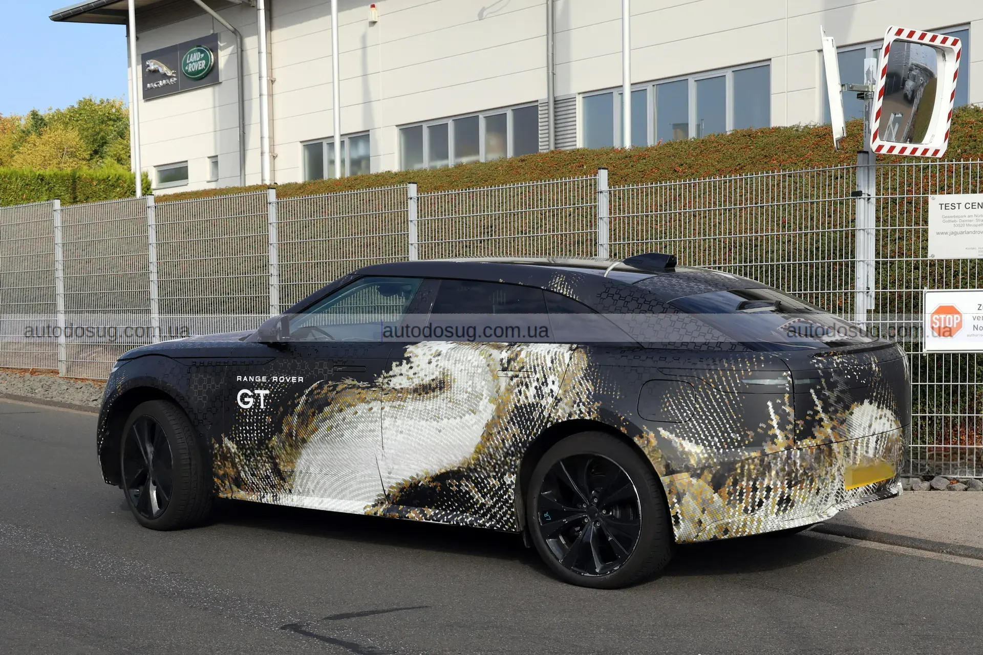 Range Rover GT змінює силует і мітить у німців
