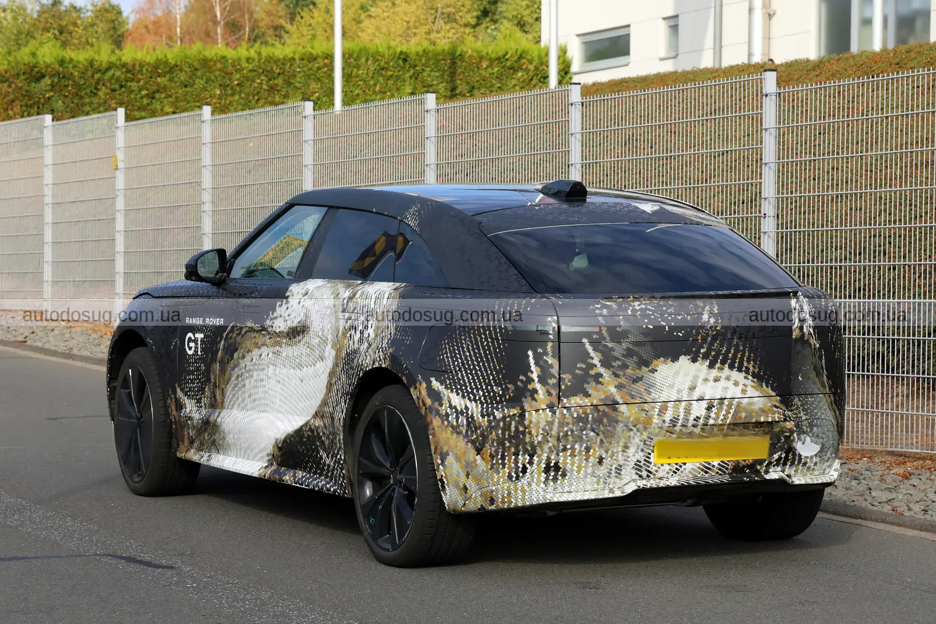 Range Rover GT змінює силует і мітить у німців