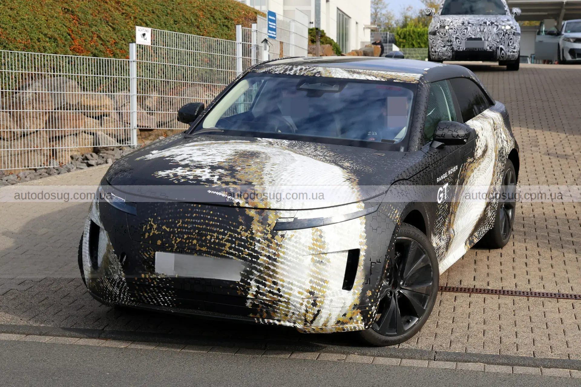 Range Rover GT змінює силует і мітить у німців