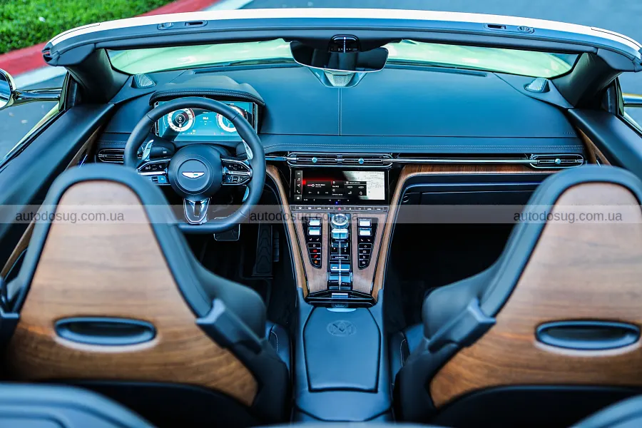 Рідкісні кольори повернулися на п’ять Aston Martin