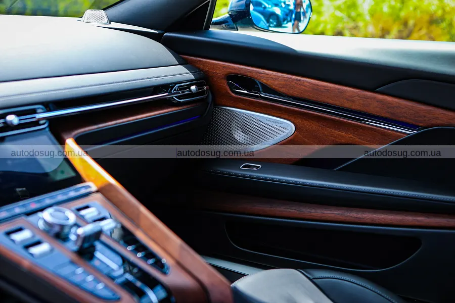 Рідкісні кольори повернулися на п’ять Aston Martin