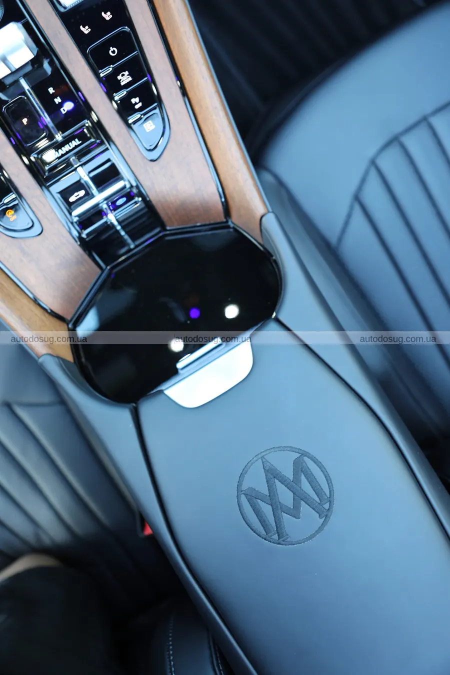 Рідкісні кольори повернулися на п’ять Aston Martin