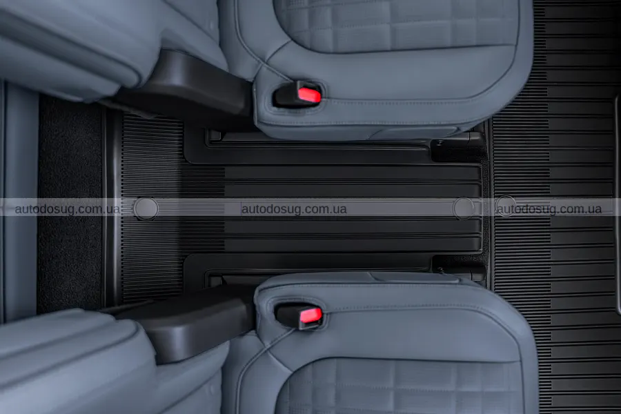 Rivian оновила R1S і додала крісла, на які чекали