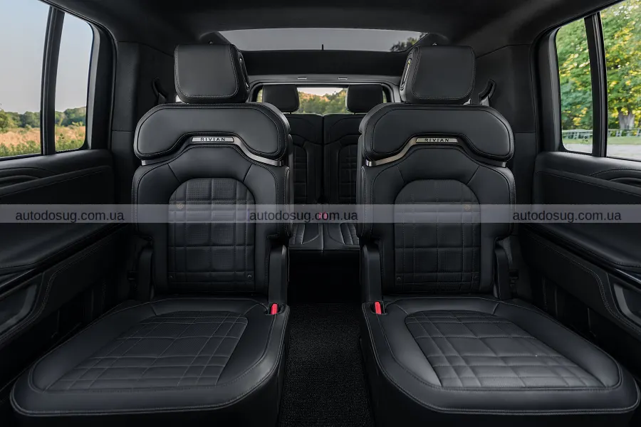Rivian оновила R1S і додала крісла, на які чекали