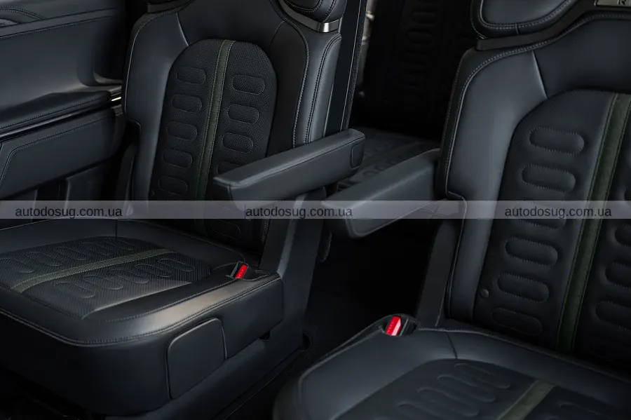 Rivian оновила R1S і додала крісла, на які чекали