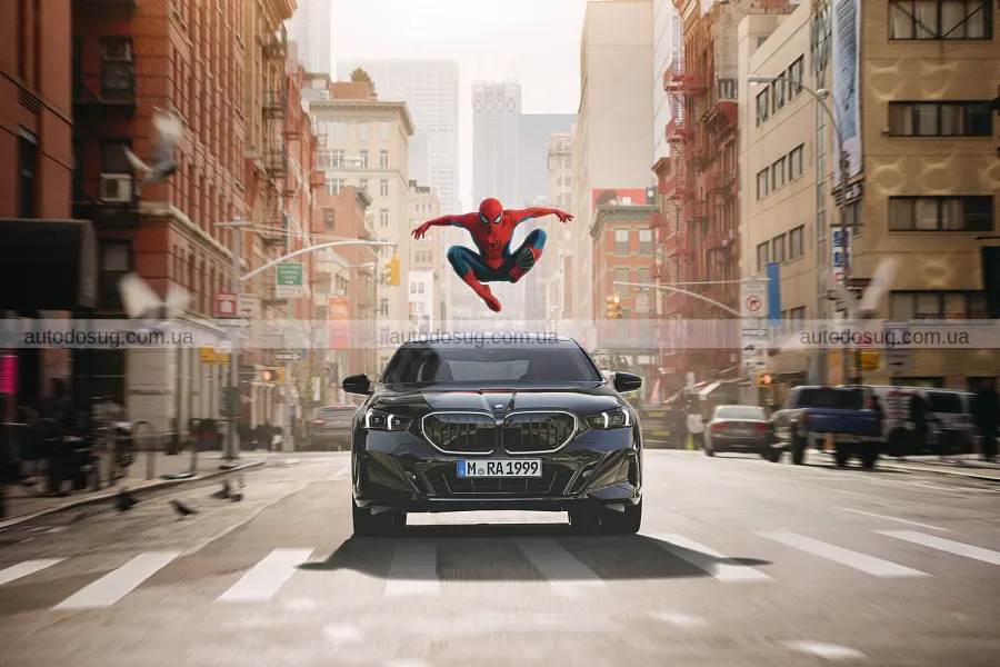 Spider-Man з’явився на екранах BMW і роздратував водіїв