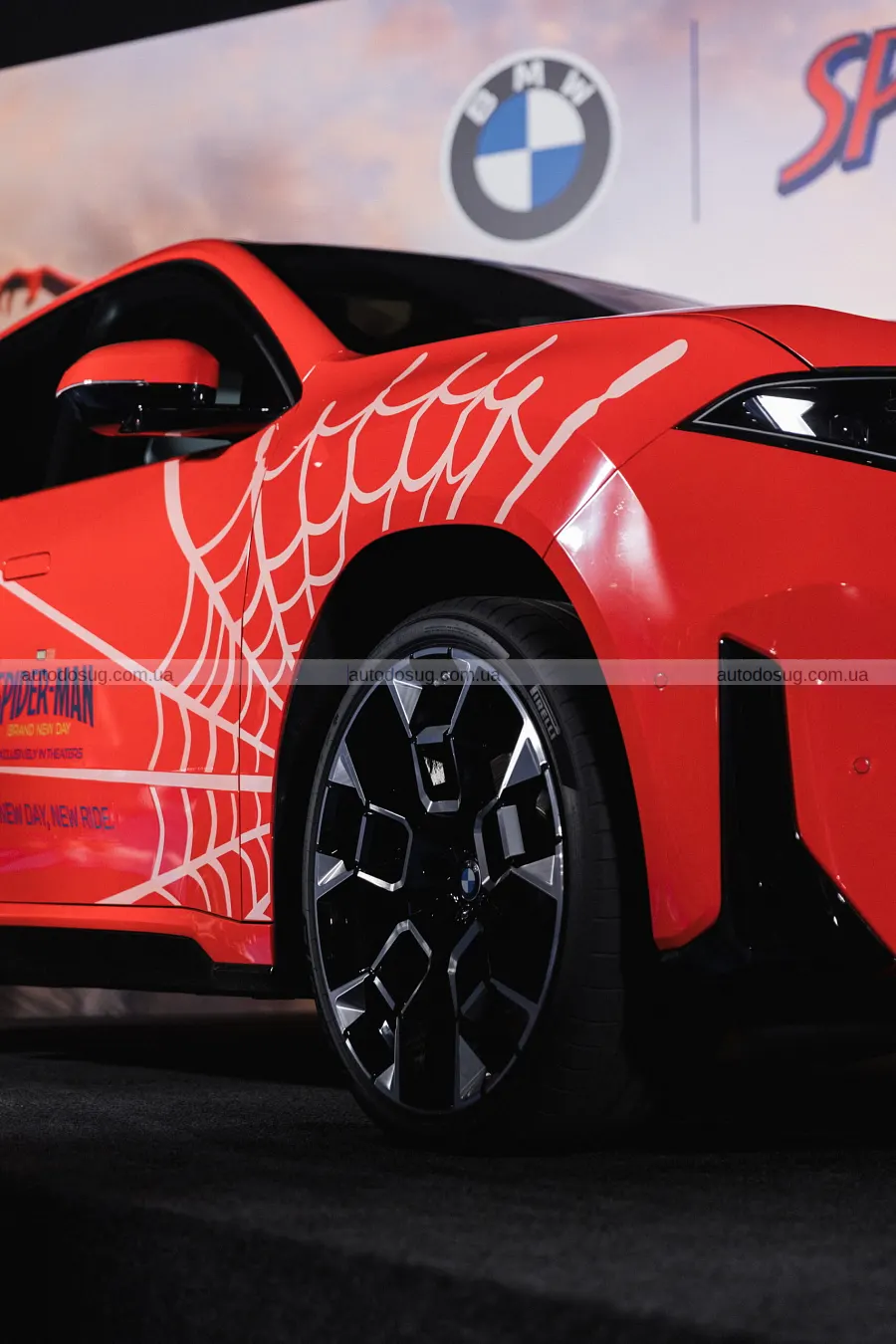 Spider-Man з’явився на екранах BMW і роздратував водіїв