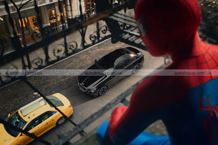 Spider-Man з’явився на екранах BMW і роздратував водіїв