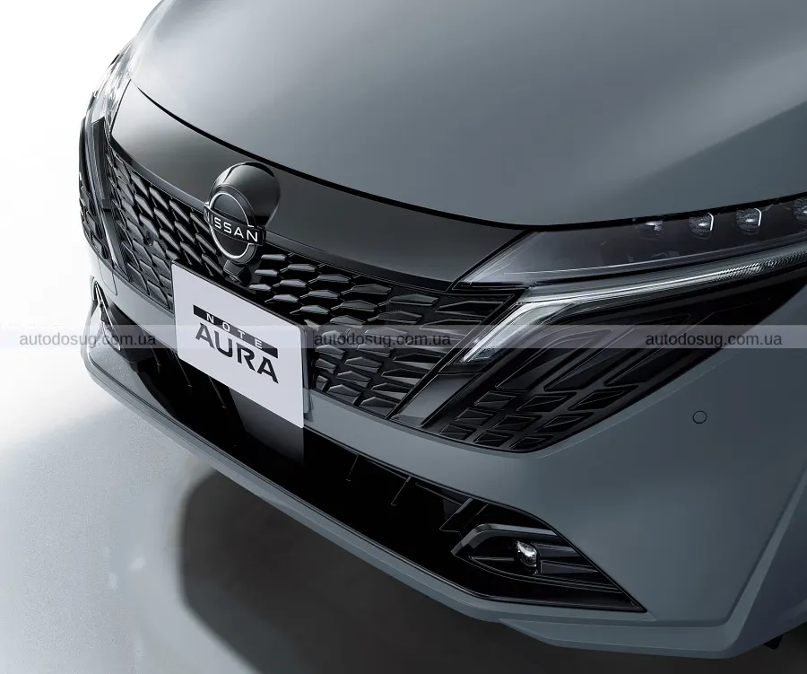Темні версії освіжили Nissan Note і Note Aura