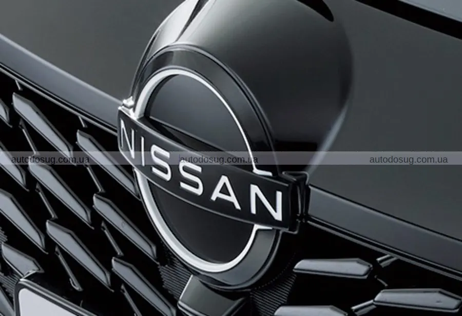 Темні версії освіжили Nissan Note і Note Aura