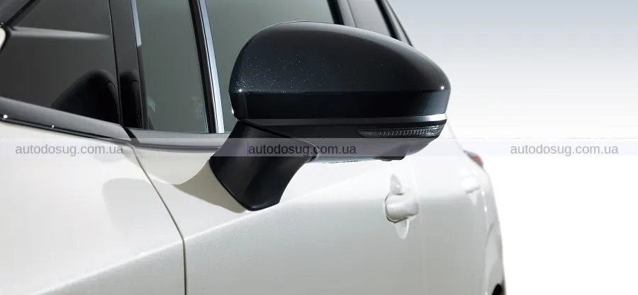 Темні версії освіжили Nissan Note і Note Aura