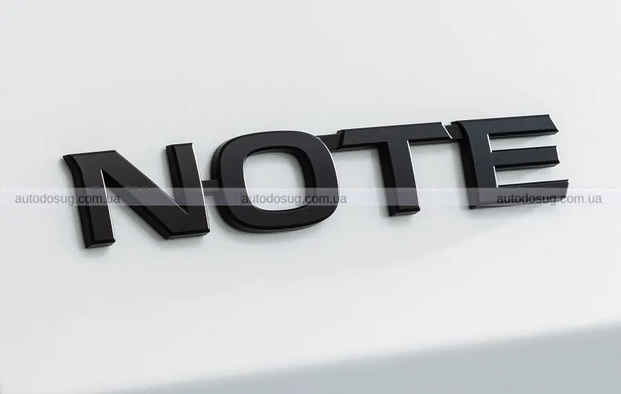 Темні версії освіжили Nissan Note і Note Aura