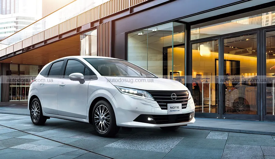 Темні версії освіжили Nissan Note і Note Aura