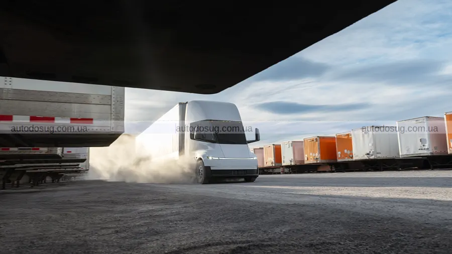 Tesla везе Semi до Європи вже у вересні