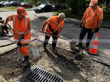 У Києві полагодили вже понад 500 зливоприймачів